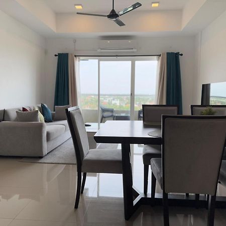 Ocean Breeze Negombo- Tidesend Luxury Beach Apartments Buitenkant foto