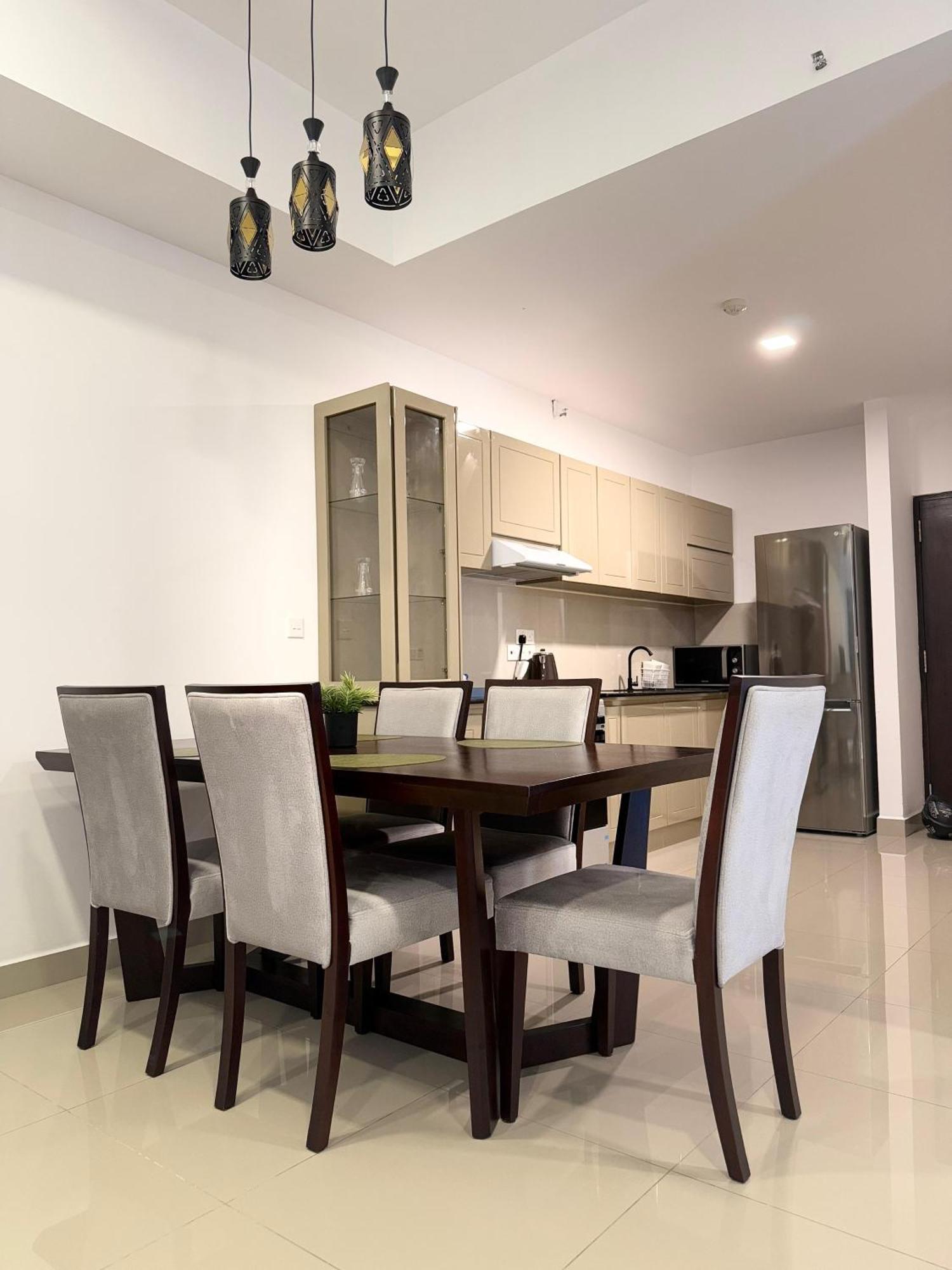 Ocean Breeze Negombo- Tidesend Luxury Beach Apartments Buitenkant foto