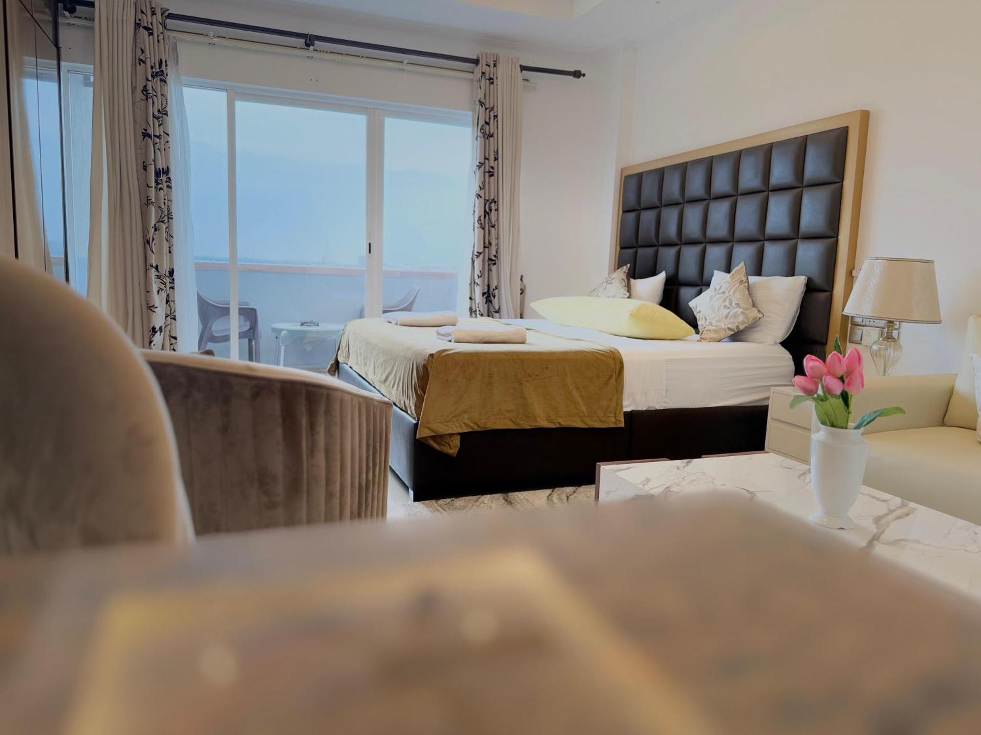 Ocean Breeze Negombo- Tidesend Luxury Beach Apartments Buitenkant foto