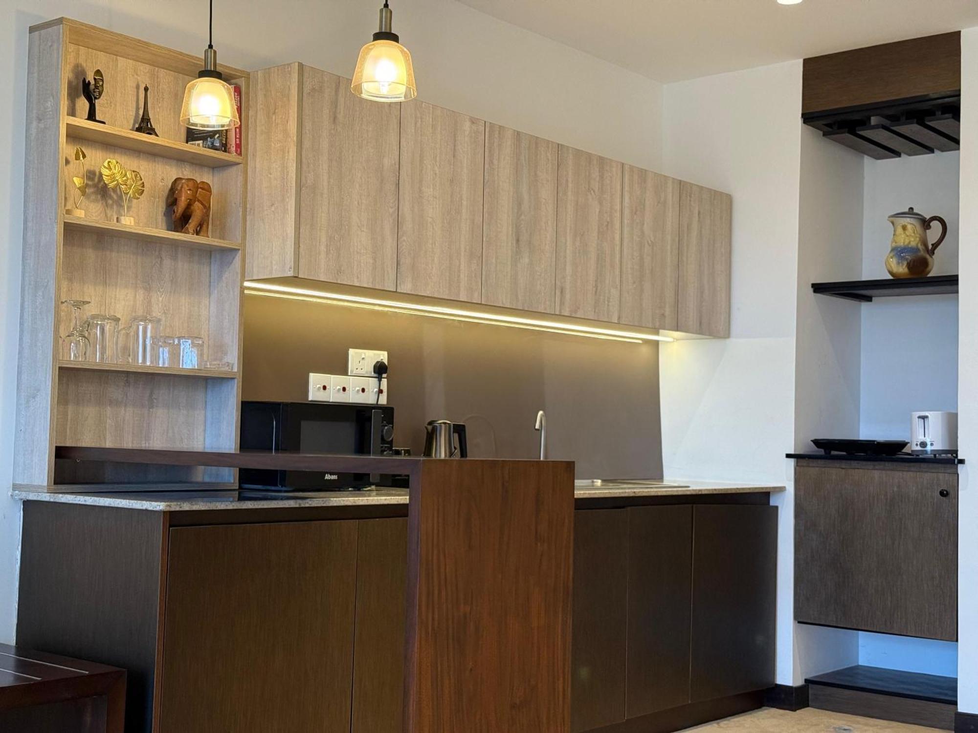 Ocean Breeze Negombo- Tidesend Luxury Beach Apartments Buitenkant foto