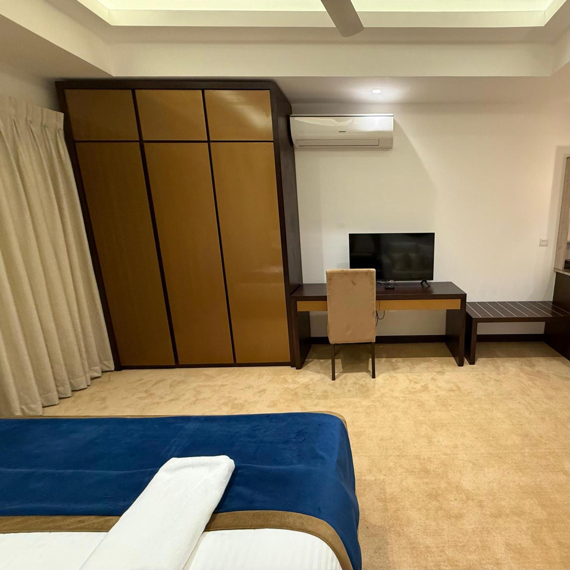 Ocean Breeze Negombo- Tidesend Luxury Beach Apartments Kamer foto